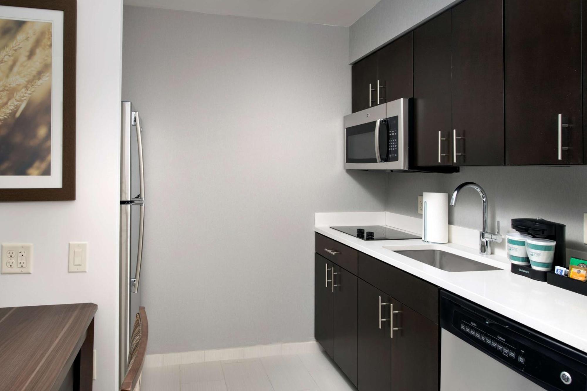 Homewood Suites By Hilton Kansas City Speedway Eksteriør billede