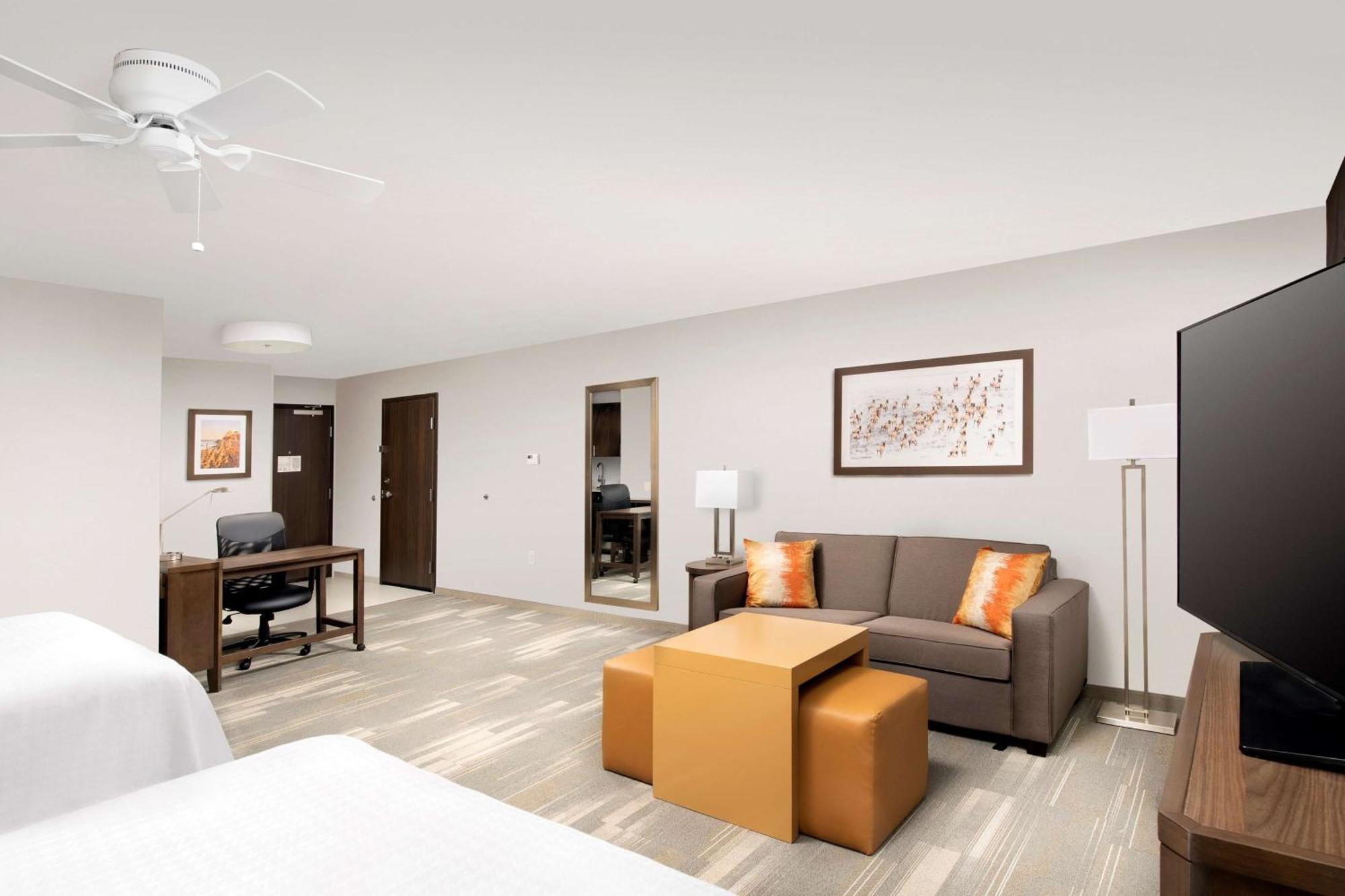 Homewood Suites By Hilton Kansas City Speedway Eksteriør billede
