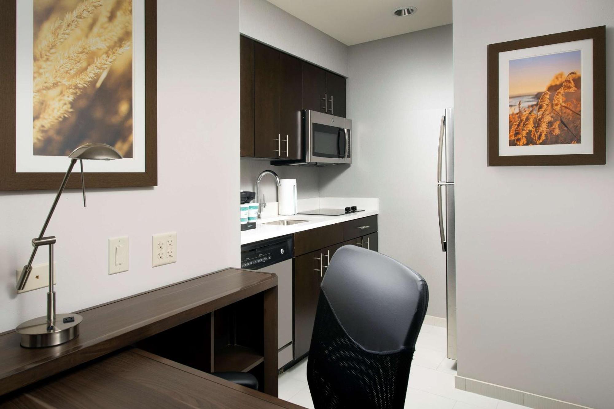 Homewood Suites By Hilton Kansas City Speedway Eksteriør billede