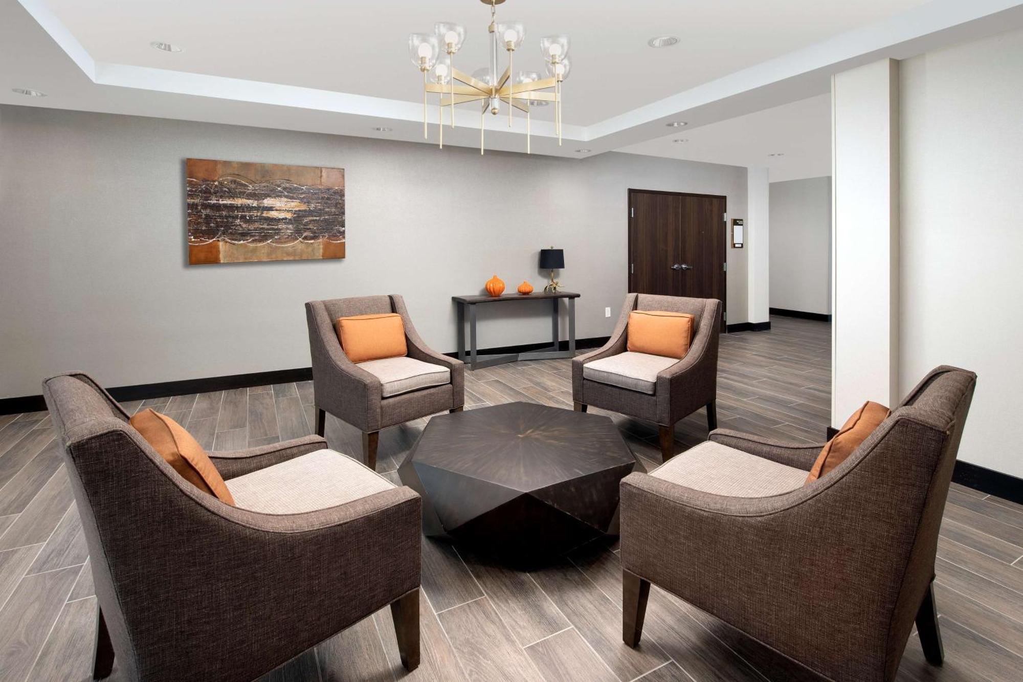 Homewood Suites By Hilton Kansas City Speedway Eksteriør billede