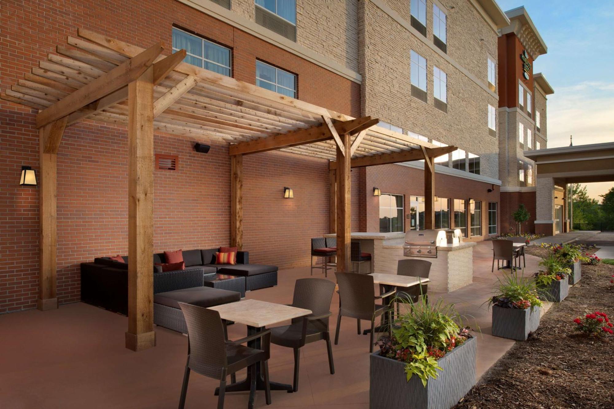 Homewood Suites By Hilton Kansas City Speedway Eksteriør billede