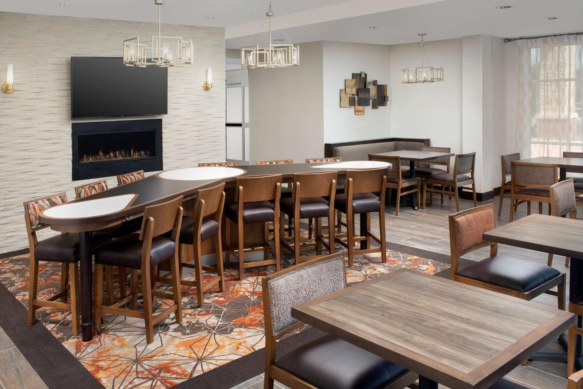 Homewood Suites By Hilton Kansas City Speedway Eksteriør billede
